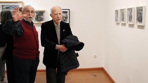 El pintor, ilustrador, ceramista y muralista Antón Díez presentó en el Centro Leonés de Arte que gestiona el Instituto Leonés de Cultura una exposición que presenta cerca de 90 piezas que muestran al visitante su universo creativo. Fotos: Peio García