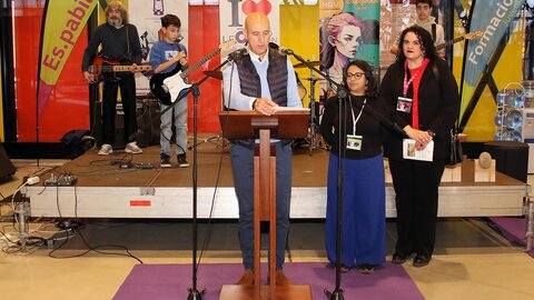 Expojoven celebra su 34 edición en el Palacio de Exposiciones de León. Cuenta con la participación de 17 asociaciones juveniles y espacios dedicados a los idiomas, el turismo activo, la enseñanza y los libros. Fotos: Peio García