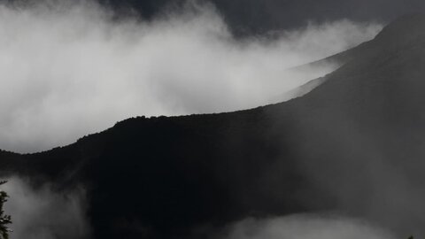 Visita a los canales romanos en la Tebaida berciana en los que se pretende crear una ruta BTT desde Peñalba de Santiago hasta Las Médulas. Fotos: César Sánchez