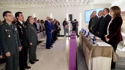 León acoge un acto institucional conjunto por el Día Internacional para la Eliminación de la Violencia Contra las Mujeres, con la asistencia del delegado del Gobierno, entre otras autoridades. Foto: Campillo