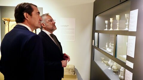 Acto de inauguración del Museo Diocesano y de la Semana Santa de León, con la asistencia del presidente de las Cortes Autonómicas, Carlos Pollán, el consejero de Medio Ambiente, Vivienda y Ordenación del Territorio, Juan Carlos Suárez-Quiñones, el alcalde de León, José Antonio Diez, y otros representantes institucionales. Foto: Campillo