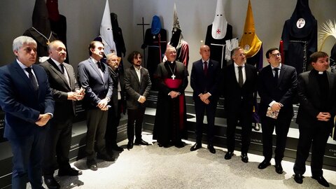 Acto de inauguración del Museo Diocesano y de la Semana Santa de León, con la asistencia del presidente de las Cortes Autonómicas, Carlos Pollán, el consejero de Medio Ambiente, Vivienda y Ordenación del Territorio, Juan Carlos Suárez-Quiñones, el alcalde de León, José Antonio Diez, y otros representantes institucionales. Foto: Campillo