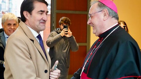 Acto de inauguración del Museo Diocesano y de la Semana Santa de León, con la asistencia del presidente de las Cortes Autonómicas, Carlos Pollán, el consejero de Medio Ambiente, Vivienda y Ordenación del Territorio, Juan Carlos Suárez-Quiñones, el alcalde de León, José Antonio Diez, y otros representantes institucionales. Foto: Campillo