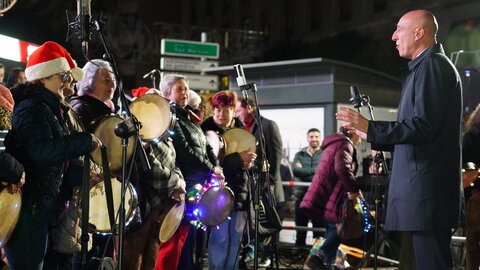 La capital enciende su Navidad “más espectacular de los últimos años” con 1,7 millones de luces repartidas en casi un centenar de calles. Foto: Campillo