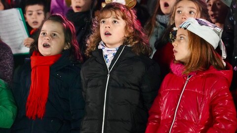 La capital enciende su Navidad “más espectacular de los últimos años” con 1,7 millones de luces repartidas en casi un centenar de calles. Foto: Campillo