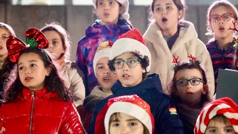 La capital enciende su Navidad “más espectacular de los últimos años” con 1,7 millones de luces repartidas en casi un centenar de calles. Foto: Campillo