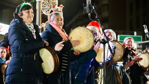 La capital enciende su Navidad “más espectacular de los últimos años” con 1,7 millones de luces repartidas en casi un centenar de calles. Foto: Campillo