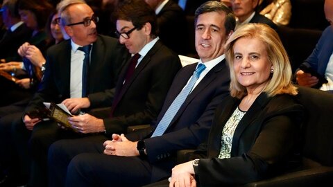 FELE celebra su 32 Día de la Empresa con la entrega del galardón de empresa del año 2024 a grupo Votorantim Cimentos. Asisten, entre otros, la presidenta de la Fundación Confederación Española de Organizaciones Empresariales, Fátima Báñez; el presidente de Fele, Juan María Vallejo, y el CEO en España de la empresa premiada, Alan Svaiter. Foto: Campillo