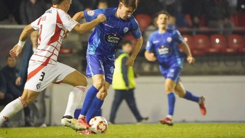 La Ponferradina entró tarde en el partido, demasiado tarde, y no pudo remontar un 2-0 en contra que deja al Ourense fuera de los puestos de descenso tras conseguir su tercera victoria consecutiva mientras que el cuadro berciano pierde la oportunidad de dormir en los puestos de promoción de ascenso.