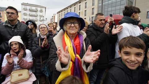 El Bierzo sale a la calle en defensa de la sanidad. 15.000 personas rechazan la actual situación sanitaria en la comarca (6)