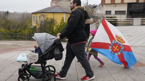 El Bierzo sale a la calle en defensa de la sanidad. 15.000 personas rechazan la actual situación sanitaria en la comarca (22)