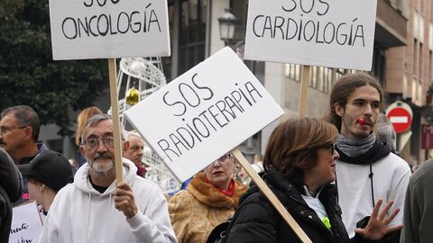 El Bierzo sale a la calle en defensa de la sanidad. 15.000 personas rechazan la actual situación sanitaria en la comarca (27)