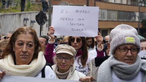 El Bierzo sale a la calle en defensa de la sanidad. 15.000 personas rechazan la actual situación sanitaria en la comarca (28)