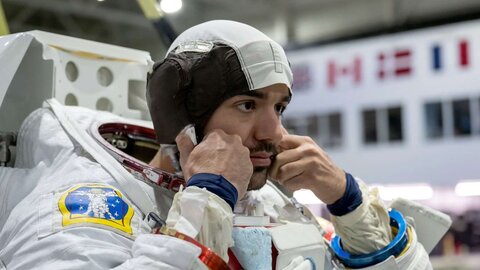 El astronauta leonés completa su certificación básica de EVA (Actividades Extravehiculares) en el Laboratorio de Flotabilidad Neutral (NBL) en Houston.