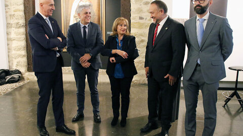 Acto institucional del Día de la Constitución presidido por el alcalde del Ayuntamiento de León, José Antonio Diez; el delegado del Gobierno, Nicanor Sen; el presidente de la Diputación, Gerardo Álvarez Courel; el delegado territorial de la Junta, Eduardo Diego y la presidenta de la Audiencia Provincial, Ana del Ser. Foto: Peio García