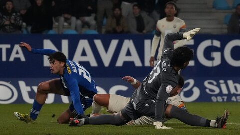 Una gran Ponferradina empata al límite gana a los penaltis y se medirá a un Primera. El equipo berciano se mantiene en la Copa tras superar un partido vibrante cargado de altibajos y en el que ofreció una buena versión.