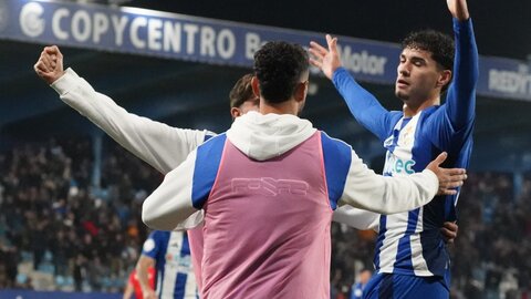 Una gran Ponferradina empata al límite gana a los penaltis y se medirá a un Primera. El equipo berciano se mantiene en la Copa tras superar un partido vibrante cargado de altibajos y en el que ofreció una buena versión.