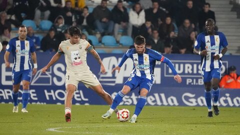 Una gran Ponferradina empata al límite gana a los penaltis y se medirá a un Primera. El equipo berciano se mantiene en la Copa tras superar un partido vibrante cargado de altibajos y en el que ofreció una buena versión.