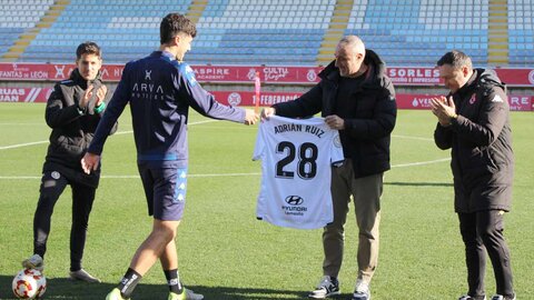 Adrián, que es clave en el filial culturalista, se ha ganado un hueco en un plantel sumamente competitivo.