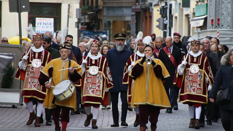 León cumplió este domingo con la tradición secular de la solemnidad de la Inmaculada Concepción, por el que el corregimiento municipal se desplazó en procesión desde la sede consistorial de San Marcelo hasta el convento de la Purísima Concepción de las Reverendas Madres Concepcionistas. Fotos: Peio García