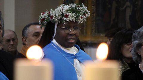 León cumplió este domingo con la tradición secular de la solemnidad de la Inmaculada Concepción, por el que el corregimiento municipal se desplazó en procesión desde la sede consistorial de San Marcelo hasta el convento de la Purísima Concepción de las Reverendas Madres Concepcionistas. Fotos: Peio García