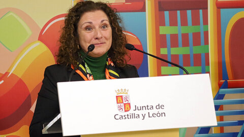 El presidente de la Junta de Castilla y León, Alfonso Fernández Mañueco, participa con Elena García Armada, ingeniera industrial del CSIC en la presentación del 'Exoesqueleto Pediátrico, ATLAS 2030' en el Complejo Asistencial Universitario de León. Fotos: Peio García