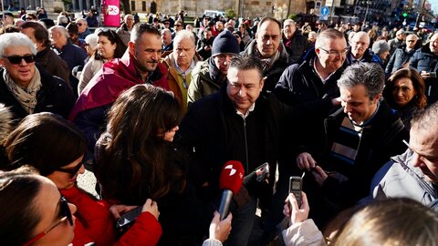 Conceyu País Llionés y una veintena de asociaciones de Xuntanza Llionesista convocan una concentración para revindicar la autonomía de la Región Leonesa. Fotos: Campillo