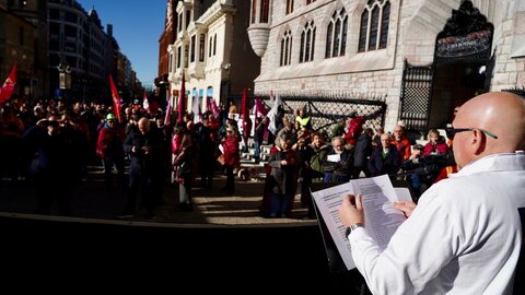 Conceyu País Llionés y una veintena de asociaciones de Xuntanza Llionesista convocan una concentración para revindicar la autonomía de la Región Leonesa. Fotos: Campillo