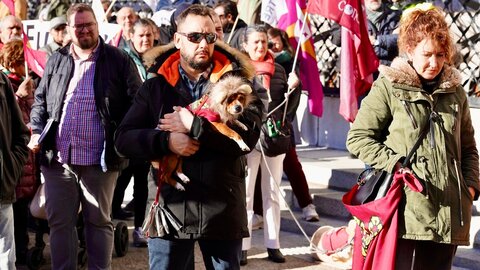 Conceyu País Llionés y una veintena de asociaciones de Xuntanza Llionesista convocan una concentración para revindicar la autonomía de la Región Leonesa. Fotos: Campillo