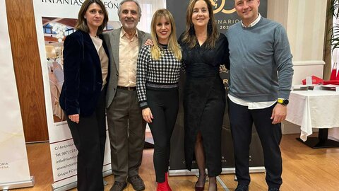 La Cultural y Deportiva Leonesa ha celebrado este jueves su tradicional comida de Navidad con los mejores deseos y una apuesta de trabajo y esfuerzo común de cara al nuevo año.