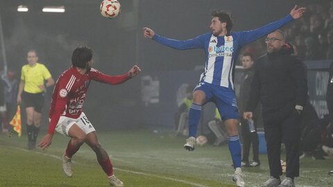 La Ponferradina liquida el Tarazona en dos minutos y cotiza al alza. El equipo berciano se engancha a lo alto de la clasificación y deja ver su buen momento en la Liga.