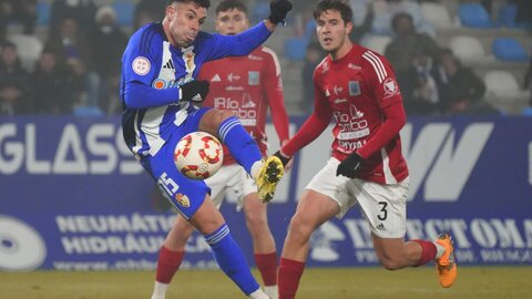 La Ponferradina liquida el Tarazona en dos minutos y cotiza al alza. El equipo berciano se engancha a lo alto de la clasificación y deja ver su buen momento en la Liga.