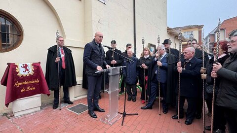 León reconoce los 400 años de la Cofradía de Santo Tomás de Canterbury de Puente Castro