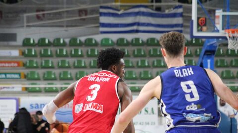 La Cultural de Baloncesto remonta a lo grande y logra una gran victoria ante el Clínica Ponferrada. Fotos CyD Leonesa | B. Ponferrada