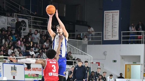 La Cultural de Baloncesto remonta a lo grande y logra una gran victoria ante el Clínica Ponferrada. Fotos CyD Leonesa | B. Ponferrada