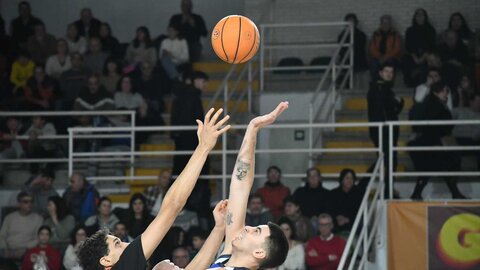 La Cultural de Baloncesto remonta a lo grande y logra una gran victoria ante el Clínica Ponferrada. Fotos CyD Leonesa | B. Ponferrada