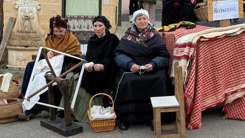 La junta vecinal de Villalobar organiza por segundo año consecutivo este Belén fruto del empeño y la imaginación de sus vecinos.