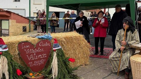 La junta vecinal de Villalobar organiza por segundo año consecutivo este Belén fruto del empeño y la imaginación de sus vecinos.