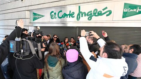 La Administración de Loterías y Apuestas del Estado número 19, ubicada en el centro comercial de El Corte Inglés de León, vendió principalmente en ventanilla, hasta el día de ayer, el 78.908. Fotos: Peio García