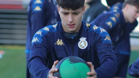 La plantilla de la Cultural y Deportiva leonesa se enfrenta este fin de semana al Barça Atlétic después de una semana de entrenamientos tras el parón navideño. Fotos: CyD Leonesa.