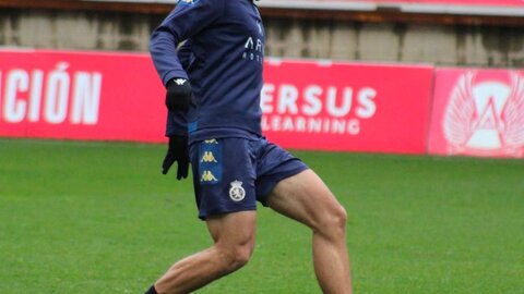 La plantilla de la Cultural y Deportiva leonesa se enfrenta este fin de semana al Barça Atlétic después de una semana de entrenamientos tras el parón navideño. Fotos: CyD Leonesa.