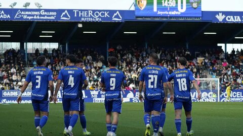 Dolorosa derrota de la Ponferradina ante el Sestao (1-2). El equipo de Javi Rey, que contaba con todo a su favor, 'pincha' en el tramo final del encuentro, pierde su ventaja y termina encajando una dolorosa derrota ante su afición.