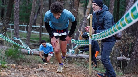 La ciudad de León ha acogido este domingo la decimotercera edición de la carrera Trascandamia, que abre el calendario deportivo del año con salida y llegada en el Puente Romano de Puente Castro y para la que se han inscrito unas 700 personas. Fotos: Campillo | Ayto León