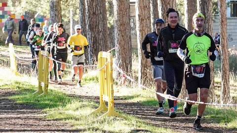 La ciudad de León ha acogido este domingo la decimotercera edición de la carrera Trascandamia, que abre el calendario deportivo del año con salida y llegada en el Puente Romano de Puente Castro y para la que se han inscrito unas 700 personas. Fotos: Campillo | Ayto León