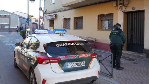 Un hombre mata a puñaladas a la pareja de su ex en Viana de Cega (Valladolid), tras acceder a su domicilio de madrugada. Foto: Miriam Chacón.