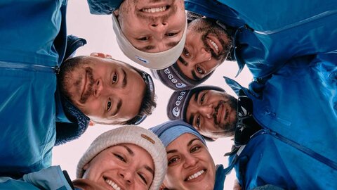 La astronauta leonesa regresa a la normalidad con 'Órbitras', su primer libro, y la lucha frente al cáncer como objetivo.