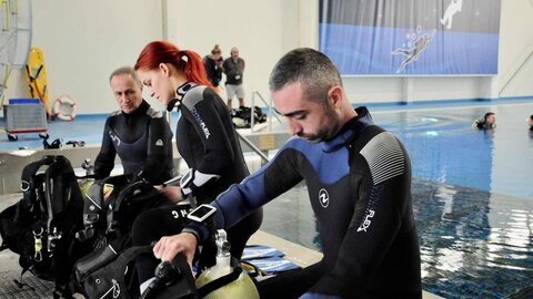 La astronauta leonesa regresa a la normalidad con 'Órbitras', su primer libro, y la lucha frente al cáncer como objetivo.