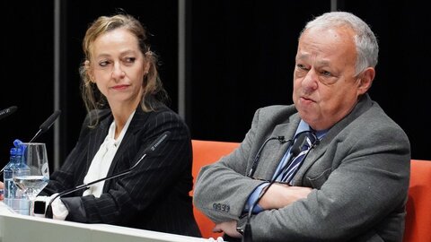 El consejero de Cultura, Turismo y Deporte de la Junta, Gonzalo Santonja, presenta, junto a la coordinadora del Musac, Koré Escobar, el avance de programación del Museo de Arte Contemporáneo de Castilla y León para 2025. Fotos: Campillo.