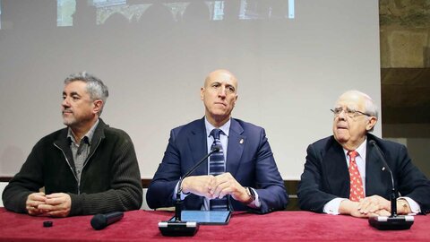 La empresa Tecnosylva ha elaborado el proyecto que ahora pone a disposición de la ciudad para uso urbanístico, promocional, recreativo y de cuidado del patrimonio, entre otros. El alcalde de León, José Antonio Diez, ha agradecido a Joaquín Ramírez, responsable de Tecnosylva, su implicación continua con la ciudad.