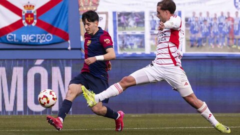 El equipo blanquiazul se exhibe ante el filial blaugrana y se hace con una gran victoria que le mete de lleno por las primeras posiciones.